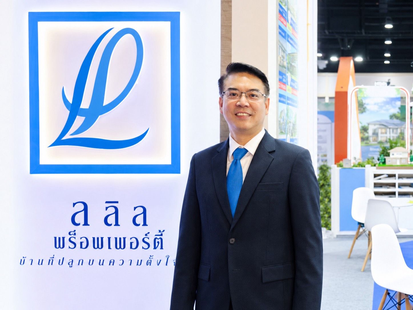 นายชูรัชฏ์ ชาครกุล.jpg
