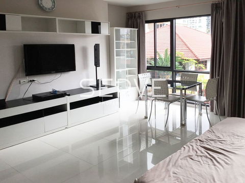 Large Room Studio Close to BTS Ari station 200 m. & La Villa Market 250 m. / Condo For Rent-Noble Reflex