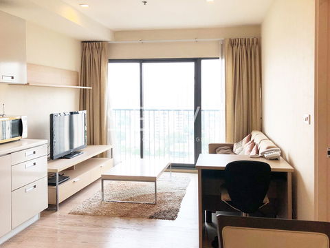 Homey Style 1 Bed with Bathtub Perfect Location BTS Thong Lo / Condo For Rent -Noble Remix