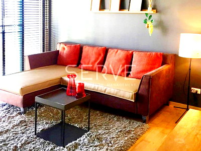 Condos for sale : 1 Bed on High Floor Nice Room and Good View close to Ekkamai -Noble Reveal