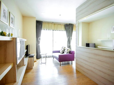 คอนโดให้เช่า : 25K - Large Studio with Bathtub 41.29 sq.m. High Fl. Connect to BTS Thong lo / Condo For Rent-Noble Remix