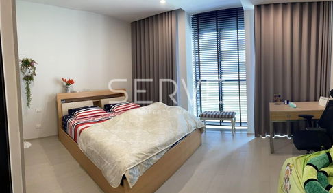 Hot Price !! Studio with Partition Quiet & Bright Swimming pool View Next to BTS Phloen Chit-Noble Ploenchit