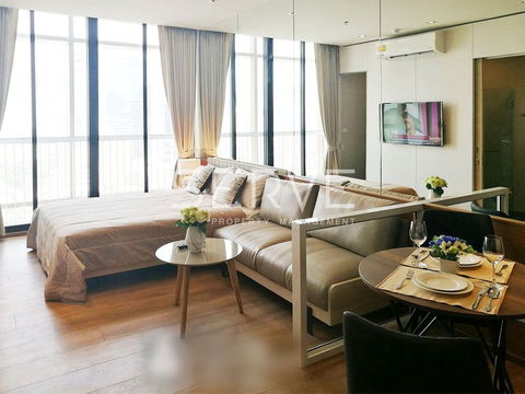 Studio with Partition Nice Room High Fl. 20+ Good Location BTS Phrom Phong 650 m. / For Rent&Sale-Park 24
