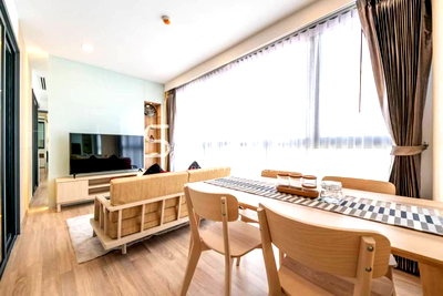 ขายคอนโด : ! Modern Style 1 Bed Large Room Good Location Close to  BTS Ekkamai / Condo For Sale -Taka Haus Ekamai 12