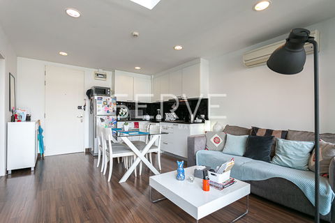 Duplex 1 Bd. Large Unit : Bright Room for Living in Ekkamai Area-D 65 Condominium