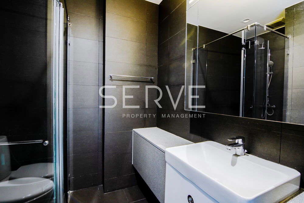 รูป Luxury Style 2 Bed 2 Bath Corner Unit Perfect Location BTS Phloen Chit / Condo For Rent-Noble Ploenchit - รูปที่ 12/13