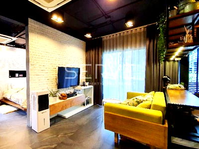 ขายคอนโด : Nice Decorate Corner 1 Bed Large Unit @ BTS Punnawithi / Condo For Sale-Elio Del Ray