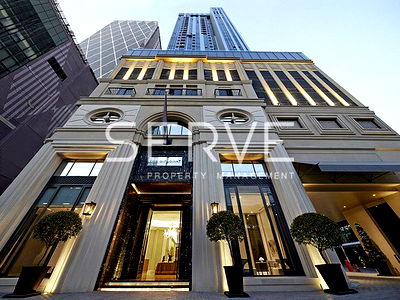 ขายคอนโด : New Room 2 Beds with Bathtub Corner Room Good Location Next to BTS Surasak 18 m. / For Sale-The Diplomat Sathorn