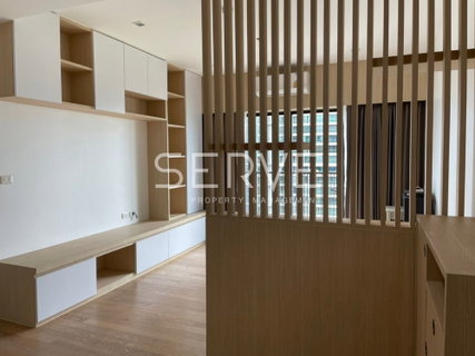 Corner Room 1 Bed with Bathtub East Side High Fl. 15+ Good Location BTS Phrom Phong 200 m. / Sale-Noble Refine (โนเบิล รีไฟน์)