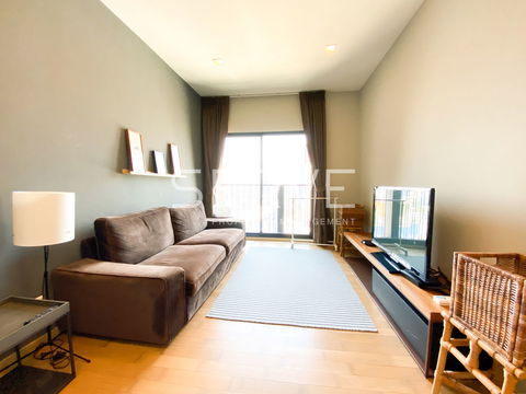 Large 1 Bed with Bathtub Good view Close to BTS Ekkamai 200 m./ Condo For Rent-Noble Reveal