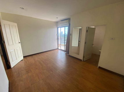 (19052) The Living Tower Sukhumvit 64/1