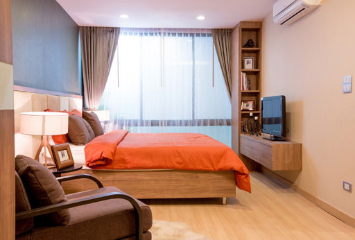 Project Ten Ekamai Picture - 3/14