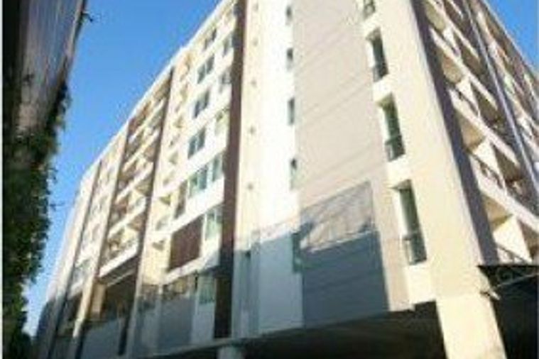 Baan Samsen Condominium