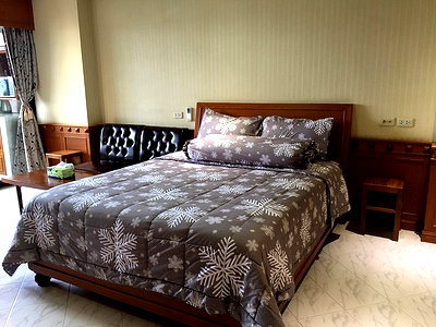 Condos for rent : Condo Srivara mansion near MRT thailand Cultural center  Big C ratchada  True Chinese Embassy