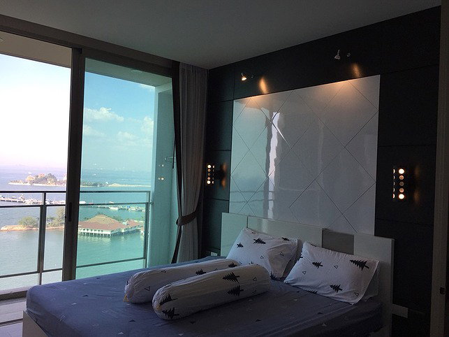 Condo for rent Marina Bayfront 11th floor seaview fully furnished