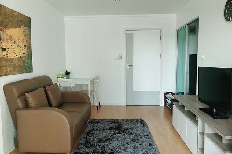  ให้เช่า คอนโดลุมพีนีเพลส ศรีนครินทร์ หัวหมากสเตชั่น 33 ตรม ชั้น 9 12,000  บาท     