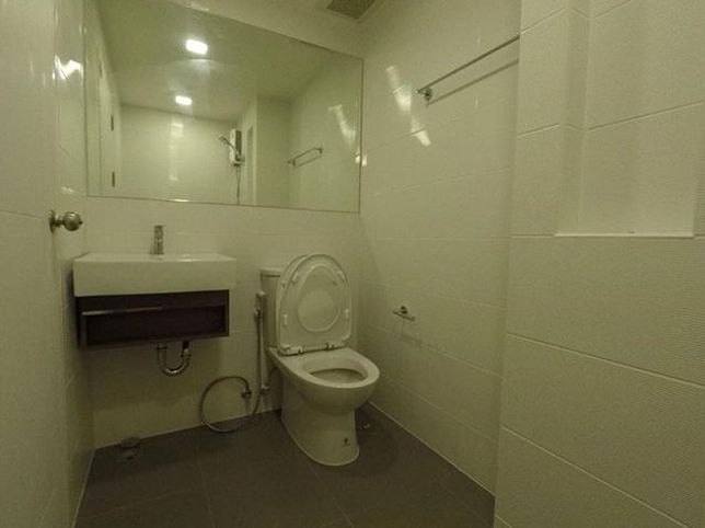 picture Esta Bliss For Rent - 3/9