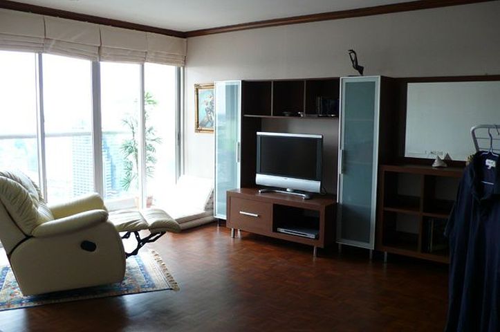 picture For rent Silom Suite Ready to move in - 1/5