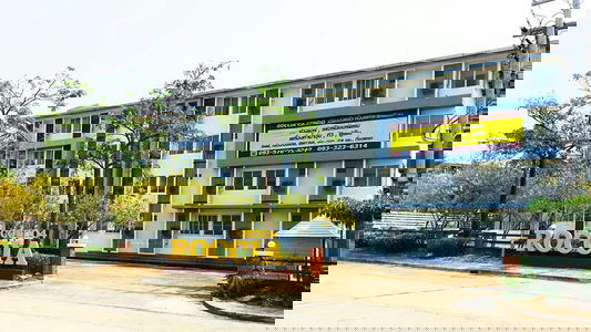 ร็อคเซีย คอนโด