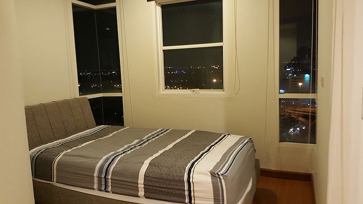 picture For rent : Four Wings Condo  2 beds 3 baths 100 Sqm. 20 FL. green view  0869888099 Line ID: dhiradhn                        - 8/28