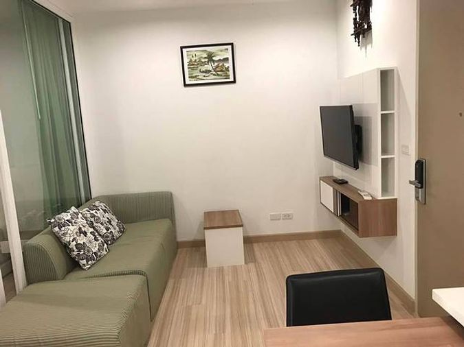 The hote                l serviced condo          