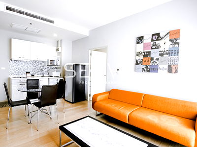 คอนโดให้เช่า : 1 นอนมีอ่างอาบน้ำ แต่งสวย ทำเลดี ใกล้ BTS เอกมัย 200 ม. ที่คอนโด Noble Reveal พร้อมให้เช่า