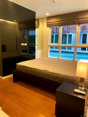 Condos for rent : Hot price 15 Sukhumvit Residences