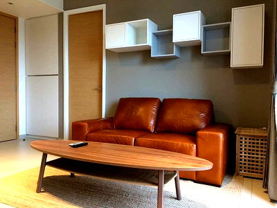 Condos for rent : for rent The Lofts Ekkamai. 1bed 45sqm. Line id: @pfagent