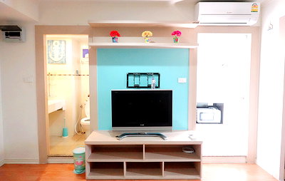 Condos for rent :   Lumpini Ville Ramkhamhaeng 44 39 sqm 21 th floor Building A 10,000 baht 094-549-4104