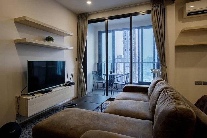 for rent Q Chidlom. 1bed 45sqm. Line id: @pfagent