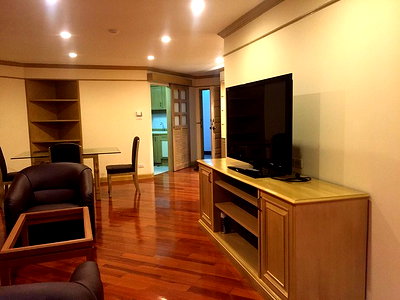 Condos for rent : Flora Ville. 2beds 100sq.m. near Airport link Huamark. Line id: @pfagent