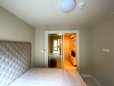 Condos for rent : For rent Groovy Condo Sriracha 6,500 Bath/M