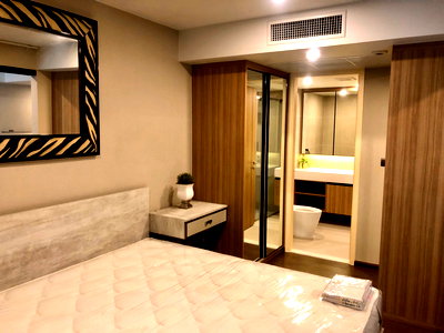 คอนโดให้เช่า : ด่วน ให้เช่า ห้องไซส์พิเศษ 50ตรม. ราคาดีที่สุดในโครงการ ตกแต่งครบ พร้อมอยู่ นัดดูห้องได้เลย  @ณ วรา เรสซิเดนซ์