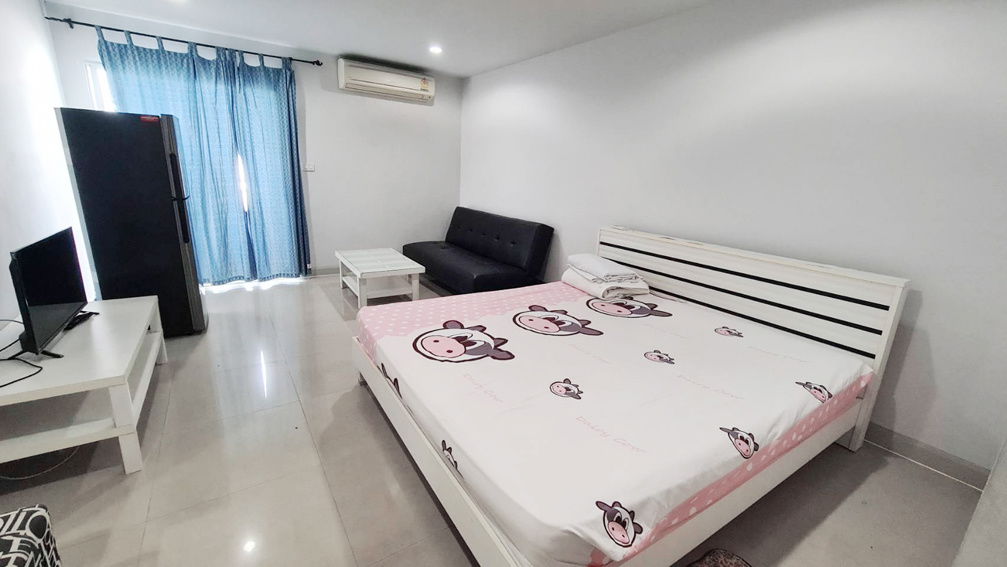 รูป R070-234 ให้เช่าคอนโด รีเจ้นท์ โฮม 7-2 สุขุมวิท ห้องชั้น 8 วิวต้นไม้ ทางเข้า พร้อมอยู่ - รูปที่ 1/19