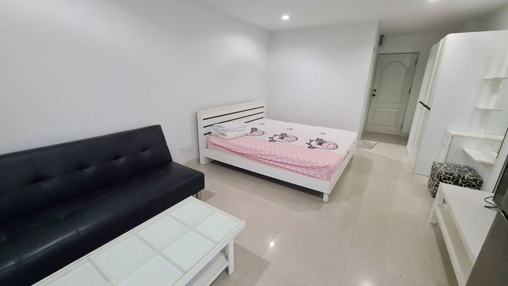 รูป R070-234 ให้เช่าคอนโด รีเจ้นท์ โฮม 7-2 สุขุมวิท ห้องชั้น 8 วิวต้นไม้ ทางเข้า พร้อมอยู่ - รูปที่ 5/19