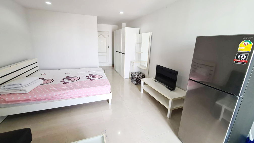 รูป R070-234 ให้เช่าคอนโด รีเจ้นท์ โฮม 7-2 สุขุมวิท ห้องชั้น 8 วิวต้นไม้ ทางเข้า พร้อมอยู่ - รูปที่ 4/19