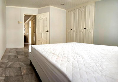 Condos for rent : Condo for rent Beverly Tower Condo Soi Sukhumvit 11 near BTS Nana station 