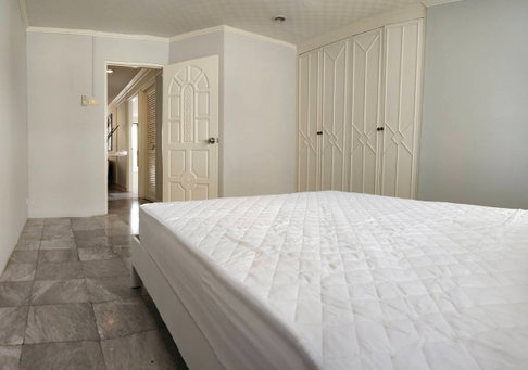 Condo for rent Beverly Tower Condo Soi Sukhumvit 11 near BTS Nana station 