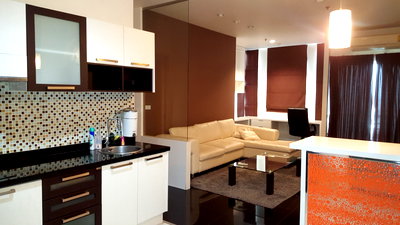 คอนโดให้เช่า : For rent : FourWings Condo 1 beds 2 baths 70 Sqm.20 FL.Green View 0869888099 Line ID: dhiradhn                      