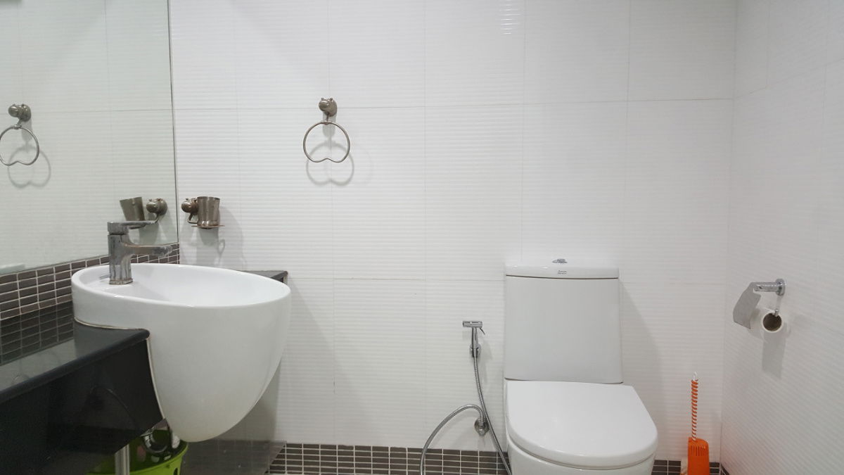 picture For rent : FourWings Condo 1 beds 2 baths 70 Sqm.20 FL.Green View 0869888099 Line ID: dhiradhn                       - 23/39