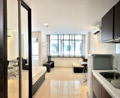 Condos for sale : Condo JW Boulevard Srivara 30 sqm studio type room for sale 2,790,000 Baht