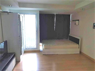 Condos for sale : Condo for sale, The Kris 5, Soi Ratchadaphisek 17, 31 sq.m.,studio  7th floor, MRT Sutthisan, near Huai Khwang market