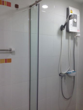 picture DEN Condominium for rent Aside Vibhavadi road with electronic devices and furniture - 6/6