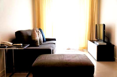 Condos for rent : To let a one Bedroom of 45 Square Meters at The Clover - Thonglor 18