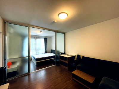 Condos for rent 700 Year Sports Arena Chiang Mai : Dcondo Nim for rent , pool view 10,000THB/month Tel. +66823899314