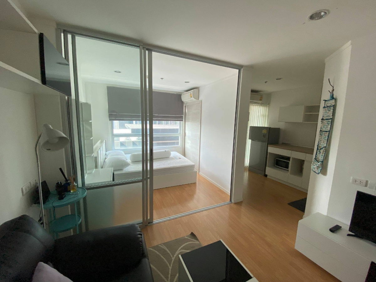 รูป ให้เช่าคอนโด ลุมพินีศรีนครินทร์-หัวหมาก มีเฟอร์นิเจอร์ + เครื่องใช้ไฟฟ้าครบ - รูปที่ 9/17