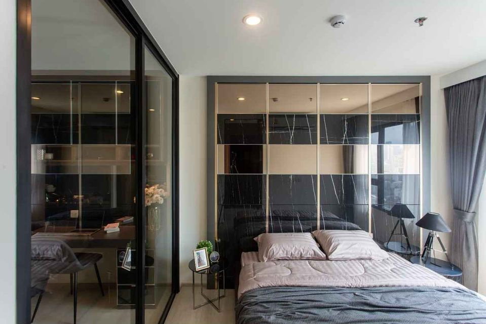 รูป Life Asoke (ไลฟ์ อโศก) ห้อง one bedroom plus ชั้นสูงตกแต่งสวยครบ พร้อมอยู่ ทำเลดี ติดรถไฟฟ้า MRT เพชรบุรี & ARL มักกะสัน เพียง 21,000 บาทเท่านั้น!! - รูปที่ 1/10