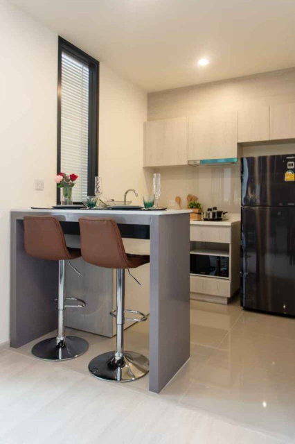 รูป Life Asoke (ไลฟ์ อโศก) ห้อง one bedroom plus ชั้นสูงตกแต่งสวยครบ พร้อมอยู่ ทำเลดี ติดรถไฟฟ้า MRT เพชรบุรี & ARL มักกะสัน เพียง 21,000 บาทเท่านั้น!! - รูปที่ 8/10