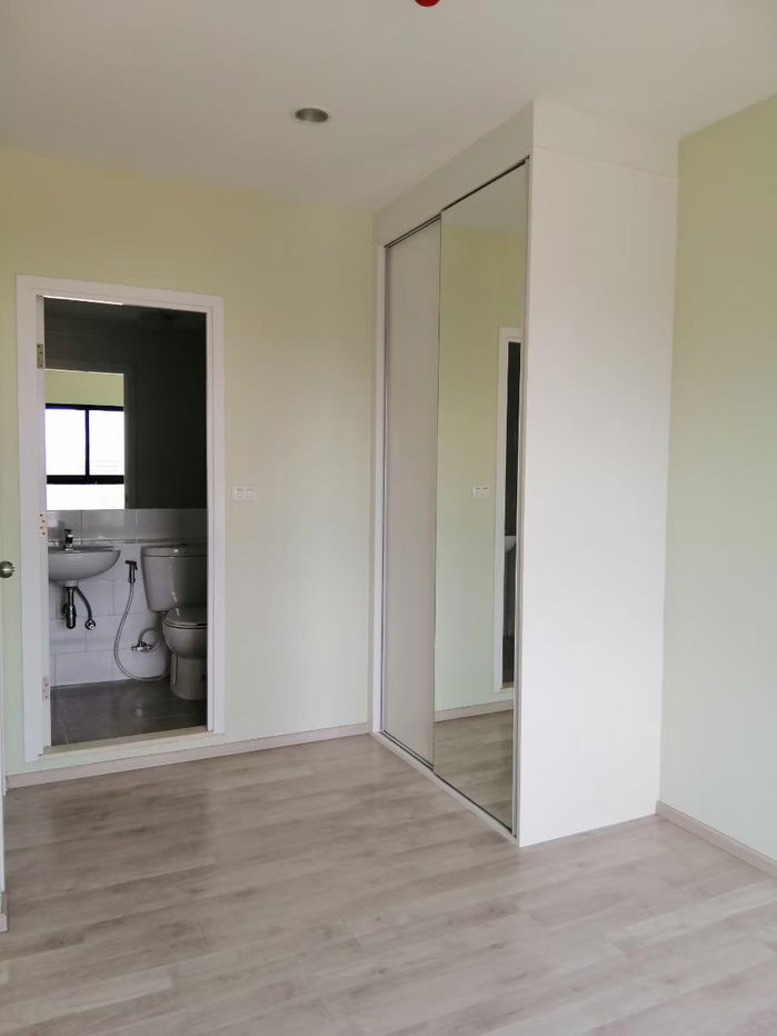 picture For Sale Plum Condo Central Station 1 - 10/16