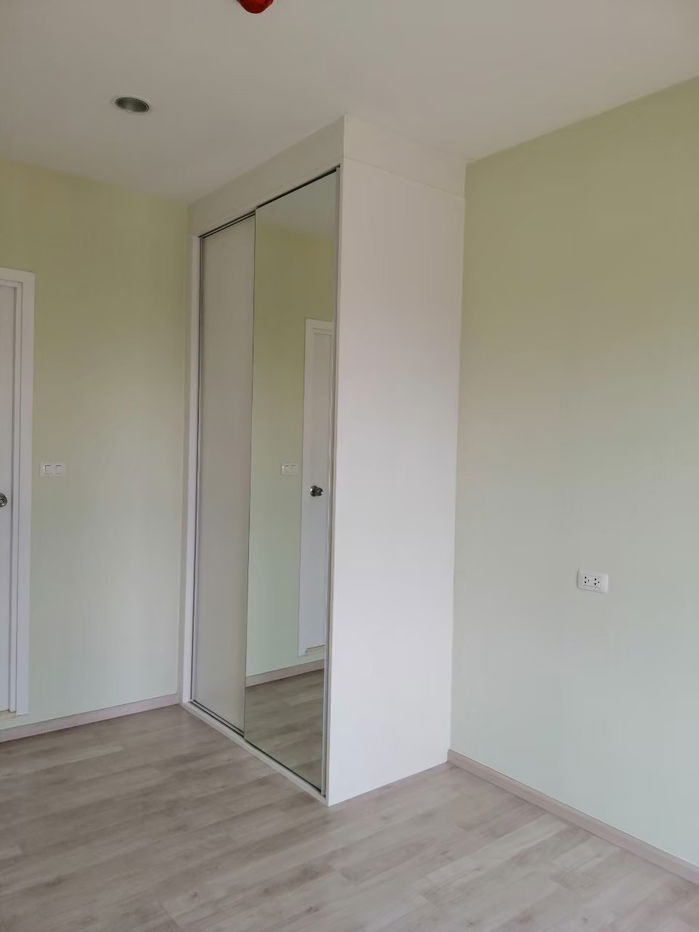picture For Sale Plum Condo Central Station 1 - 8/16